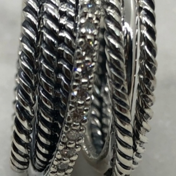 David Yurman ring with diamonds. - Picture 3 of 6